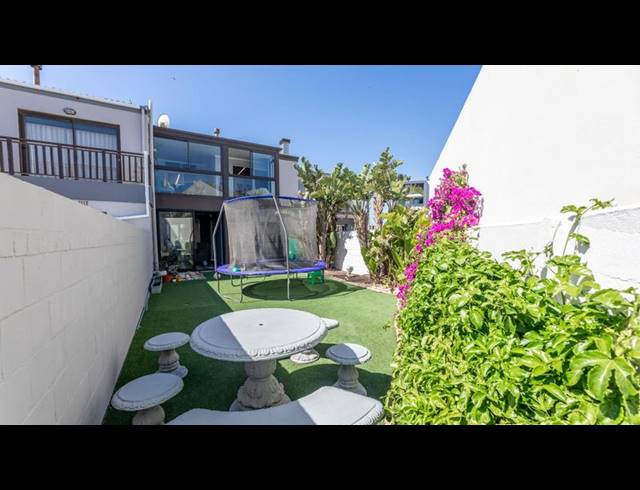 3 BEDROOM TOWNHOUSE FOR SALE IN BLOUBERGRANT